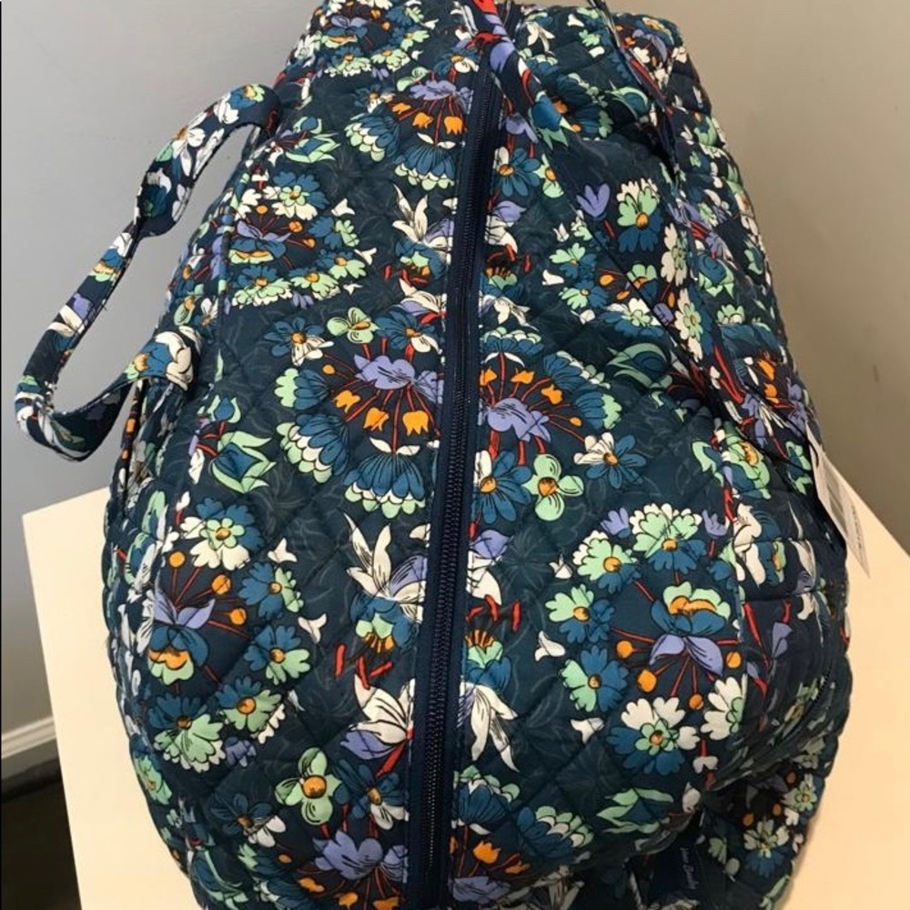 NWT Vera Bradley Floral Bursts Grand Traveler bag. - Picture 5 of 6